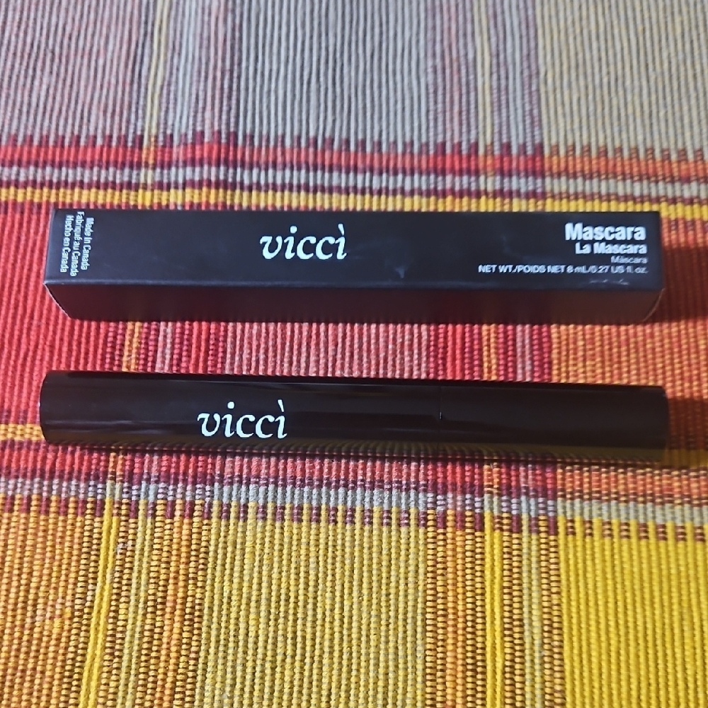 Vicci Black Mascara